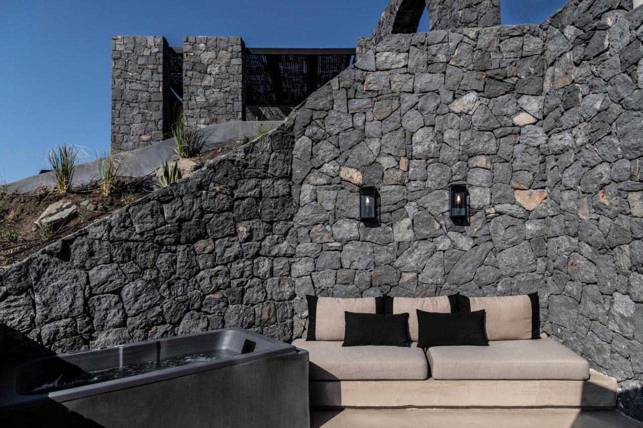 Nimbus Santorini Aparthotel Oia  Exterior photo