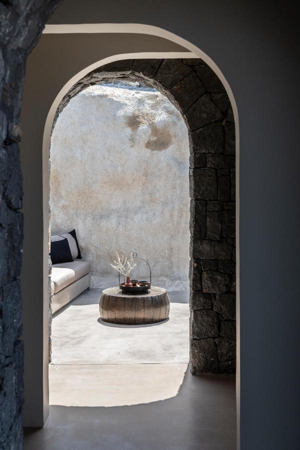 Nimbus Santorini Aparthotel Oia  Exterior photo