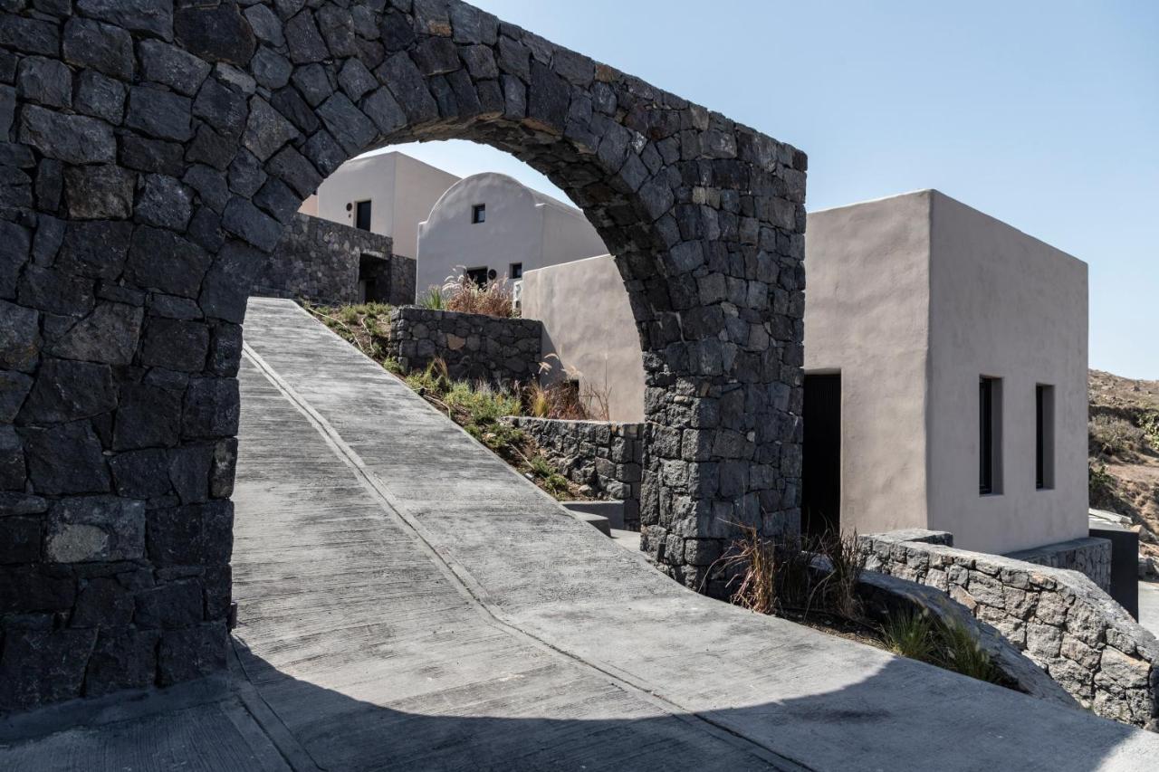 Nimbus Santorini Aparthotel Oia  Exterior photo