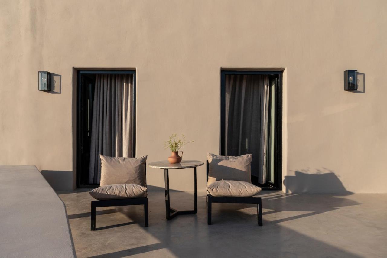 Nimbus Santorini Aparthotel Oia  Exterior photo