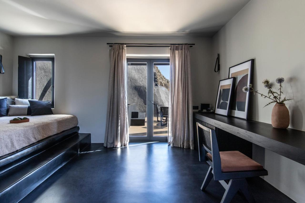 Nimbus Santorini Aparthotel Oia  Exterior photo